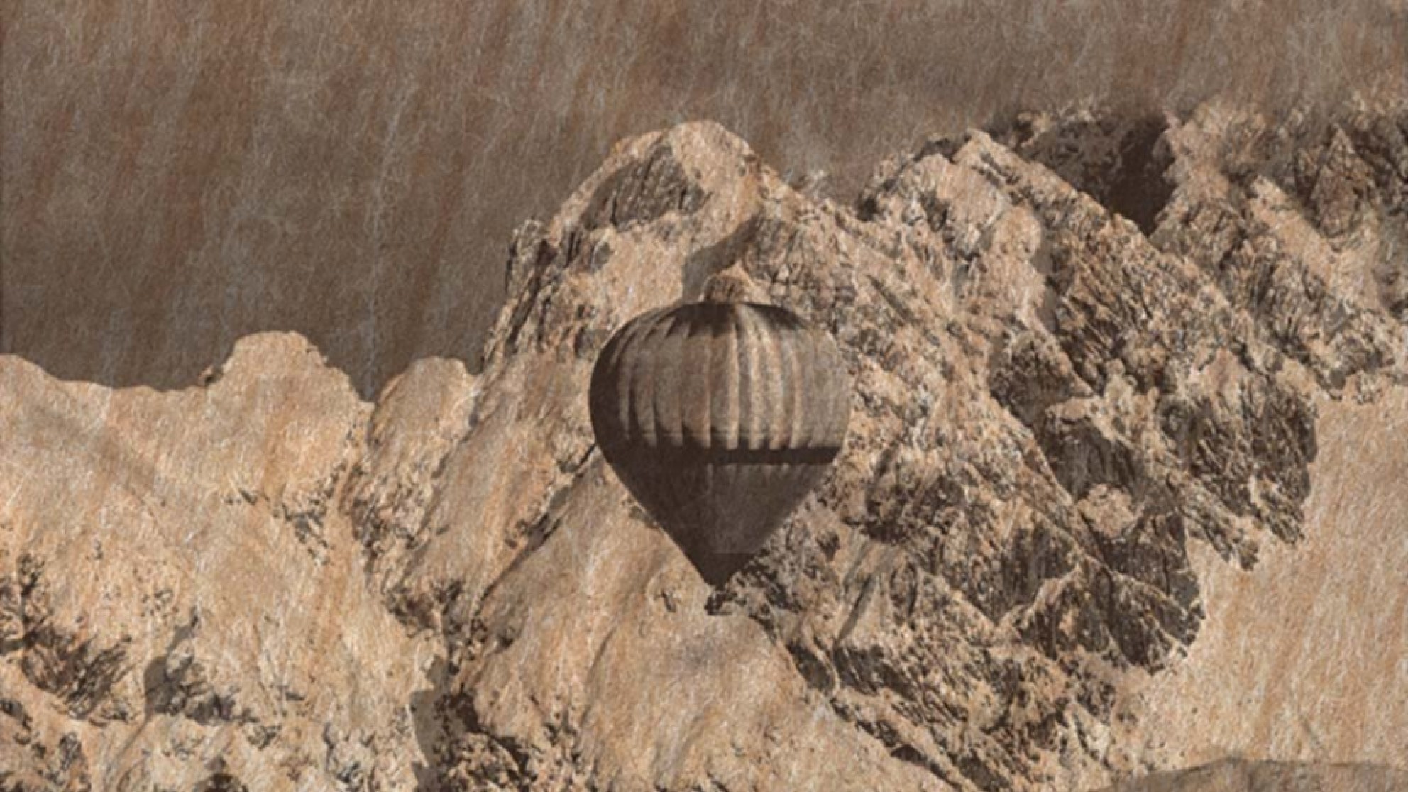 Por primera vez desde arriba, cruce en globo de la cordillera